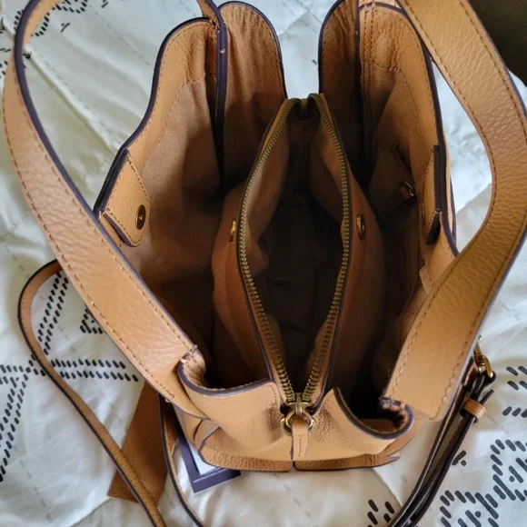 American Leather satchel, with crossbody strap.  Tan.  Medium size. Like new! - Picture 4 of 6
